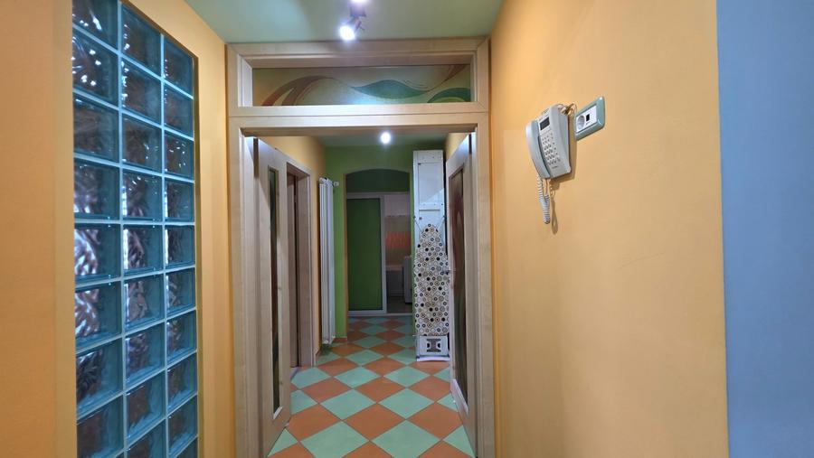 Apartament cu 4 camere decomandat, mobilat în Complex Studențesc