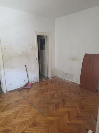 Casă individuală cu 4 camere cu Canalizare în Vatra Luminoasă