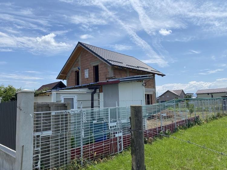 Casa la rosu de vanzare Sanpetru, Brasov | Teren 450 mp | Aproximativ 100 mp | 130.000 - 2