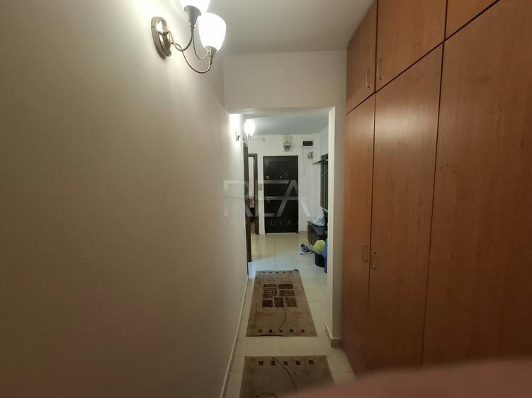 Apartament cu 3 camere decomandat, mobilat în Gorjului