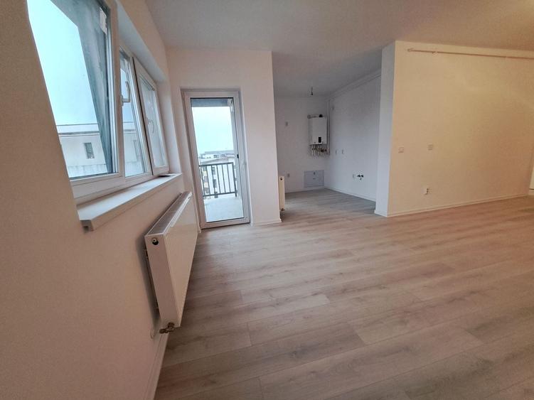 Apartament cu 3 camere decomandat în Sud