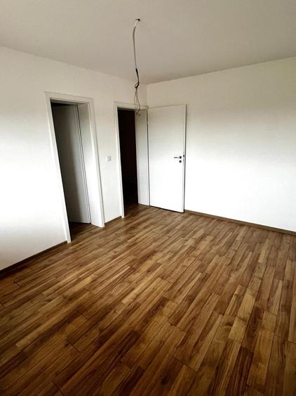 Duplex cu 4 camere cu Teren 300 Mp în Cetate