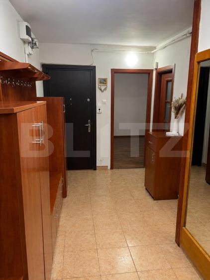 Apartament cu 3 camere decomandat, mobilat în Florilor
