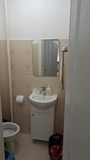 Apartament cu 3 camere semidecomandat în Domenii