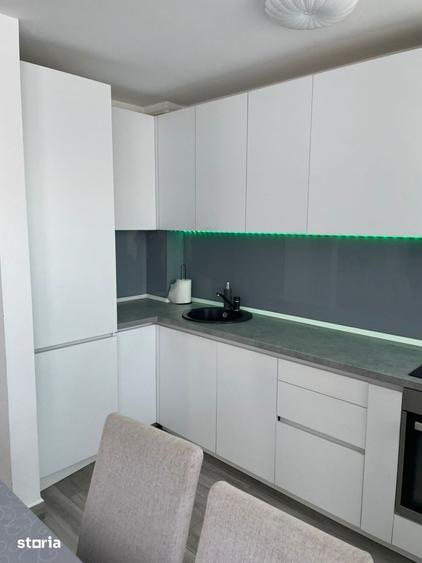 Apartament cu 3 camere semidecomandat, mobilat în Florești — fotografia 3