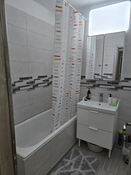 Apartament cu 2 camere semidecomandat în Crângași