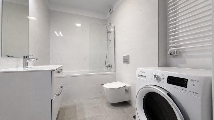 Apartament cu 2 camere semidecomandat, mobilat în Băneasa