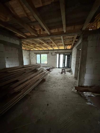 Casă cu Teren 1176 Mp în Horia