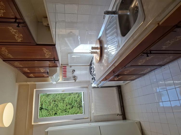 Apartament cu 3 camere semidecomandat, mobilat în Gării
