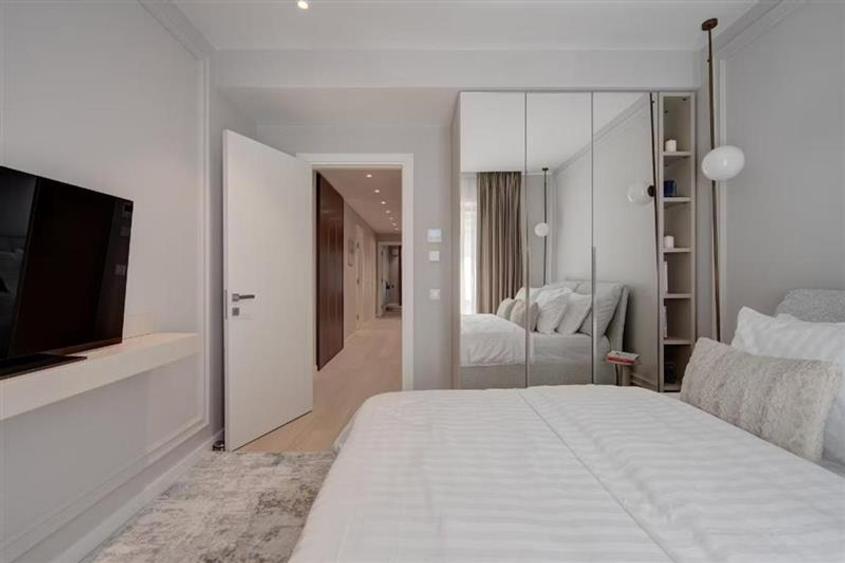 Apartament cu 4 camere decomandat, mobilat în Aviației