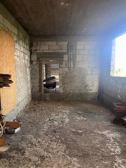 Teren de 1000 mp, în Gologanu