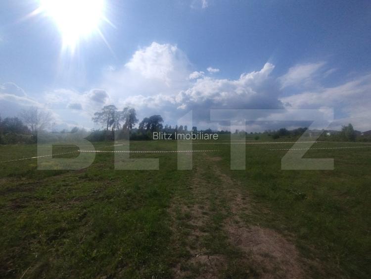 Teren intravilan, de vanzare, 6 ari, zona Leoni