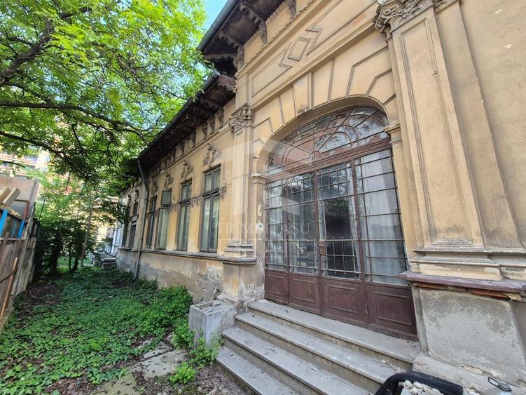Casă cu 10 camere cu Canalizare în Coșbuc