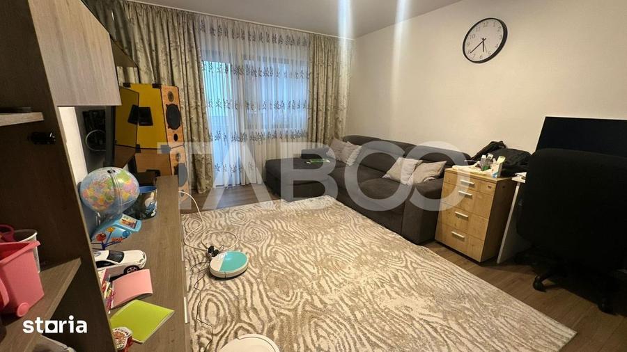 Apartament 4 camere decomandat 2 bai pivnita zona Strand Sibiu - 3