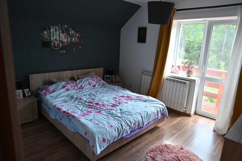 Casă cu 4 camere în Luncoiu de Sus