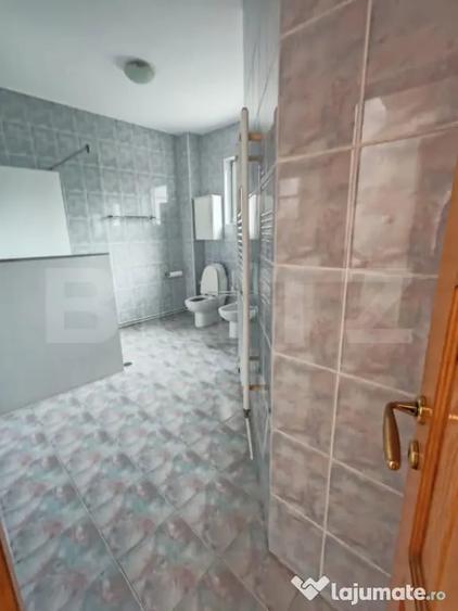 Casă cu 5 camere cu Teren 900 Mp în Ultracentral