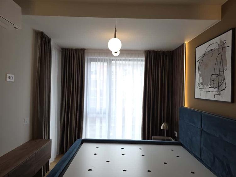 Apartament cu 3 camere decomandat, mobilat în Central