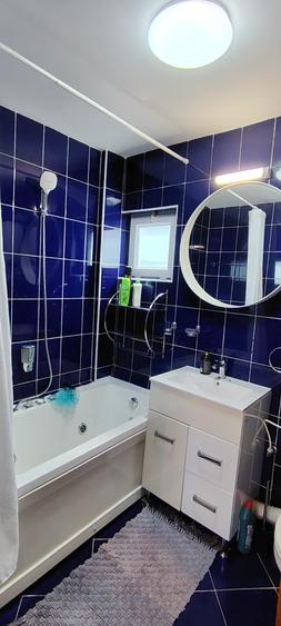 Apartament cu 4 camere decomandat în Central