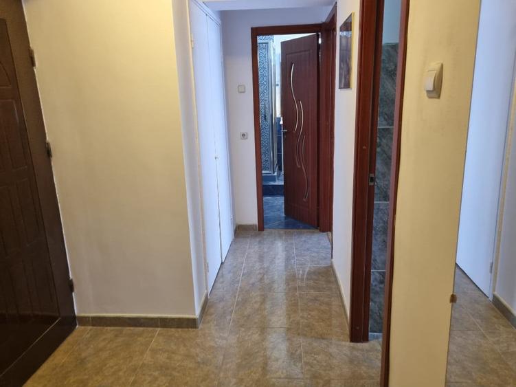 Apartament cu 2 camere decomandat în Astra