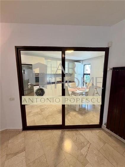Apartament cu 3 camere decomandat, mobilat în Ultracentral