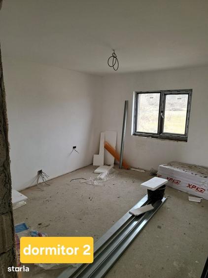 Casă cu 4 camere cu Teren 884 Mp în Moșoaia