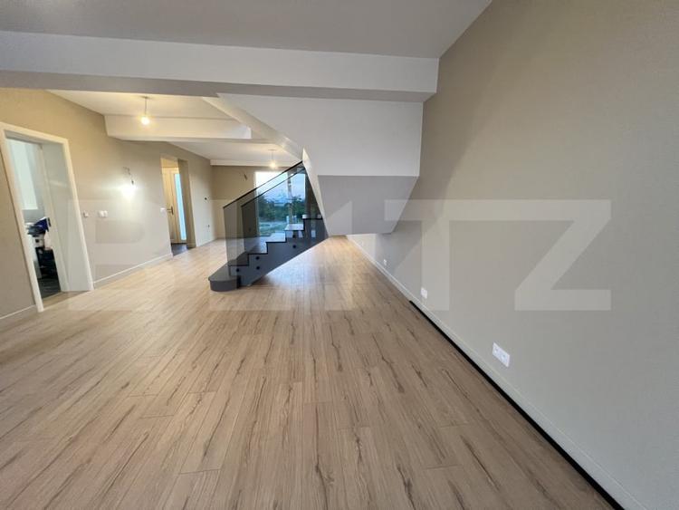 Casă individuală cu 4 camere cu Teren 500 Mp în Exterior Est