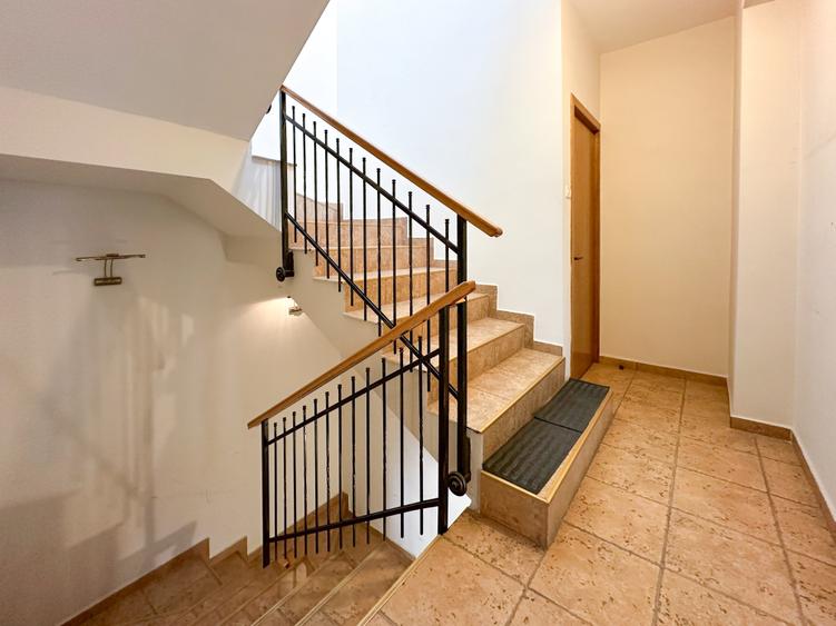 Duplex cu 4 camere cu Teren 124 Mp în Aviației
