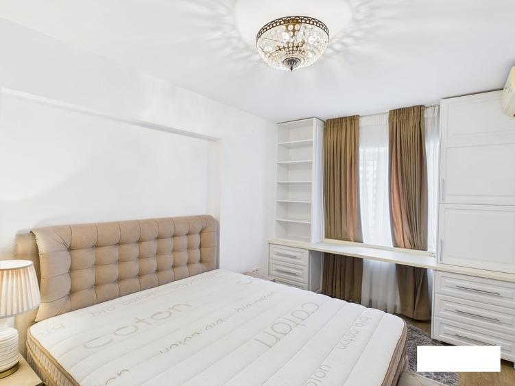 Apartament cu 3 camere decomandat în Lujerului