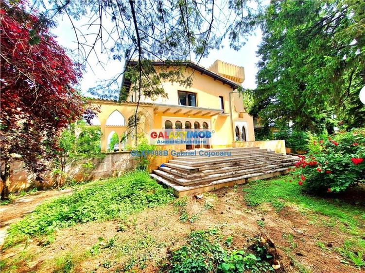 Casă cu 5 camere cu Teren 4043 Mp în Snagov