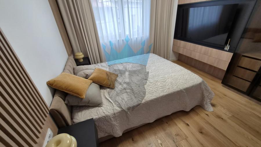 Apartament cu 3 camere decomandat, mobilat în Unirii