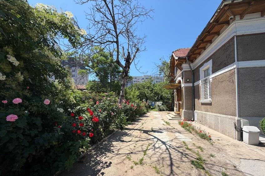 Casă cu 6 camere cu Teren 1050 Mp în Dacia