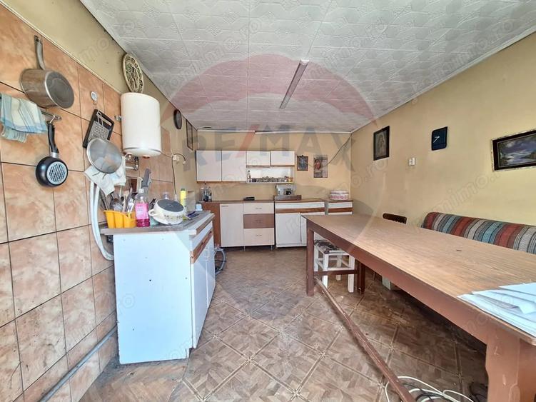 Casă cu 3 camere cu Teren 555 Mp în Est