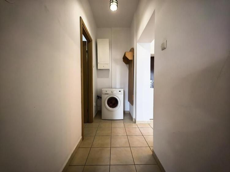 Apartament cu 2 camere semidecomandat, mobilat în Bularga