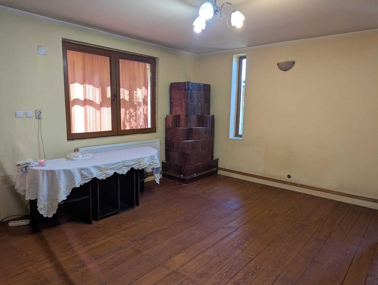 Casă cu 3 camere în Stoenești