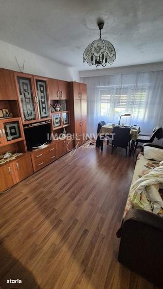 Apartament cu 3 camere în Cetate