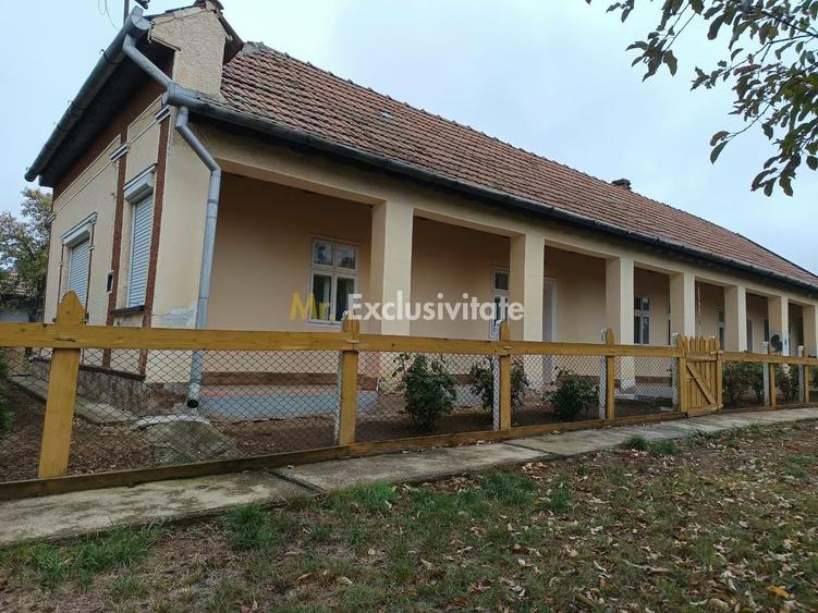 Casă individuală cu 4 camere cu Teren 4400 Mp în Vășad