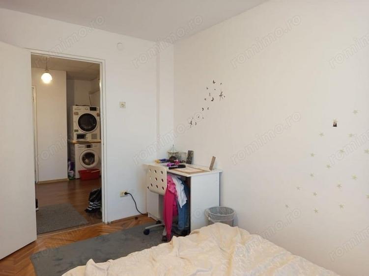 Apartament cu 4 camere decomandat în Progresul