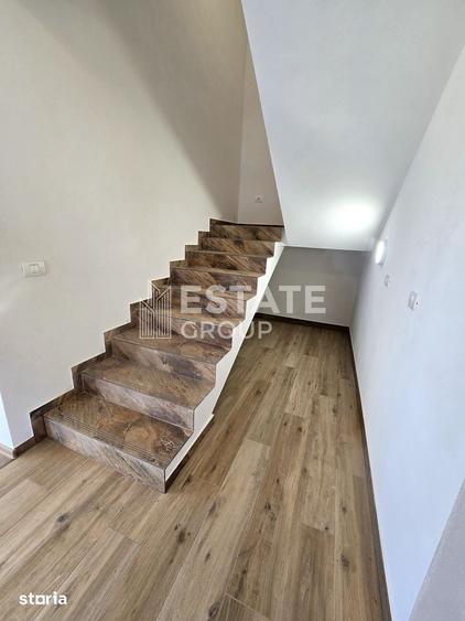 Casă cu 5 camere cu Teren 300 Mp în Dumbrăvița