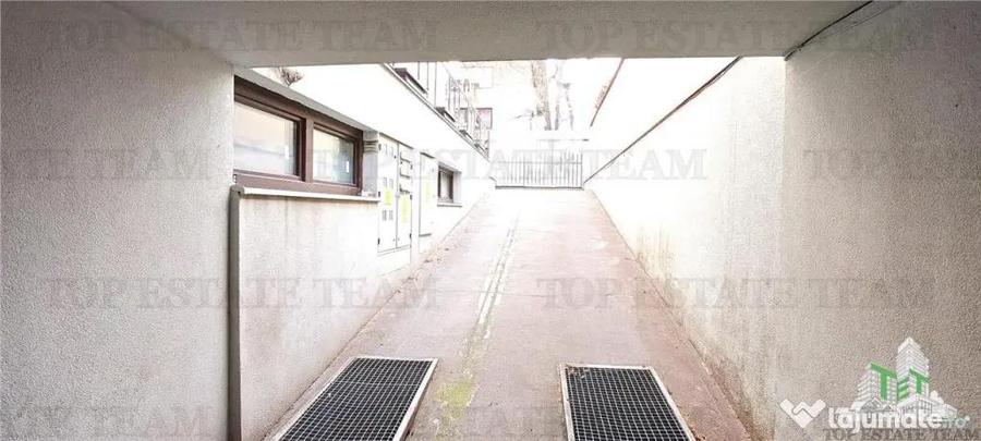 Casă cu 18 camere cu Teren 550 Mp în Domenii