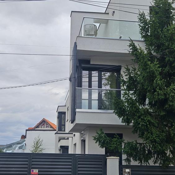 Casă individuală cu 5 camere cu Canalizare în Brâncoveanu