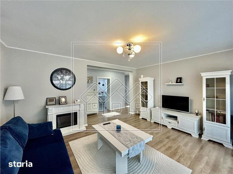 Apartament cu 3 camere decomandat în Șelimbăr