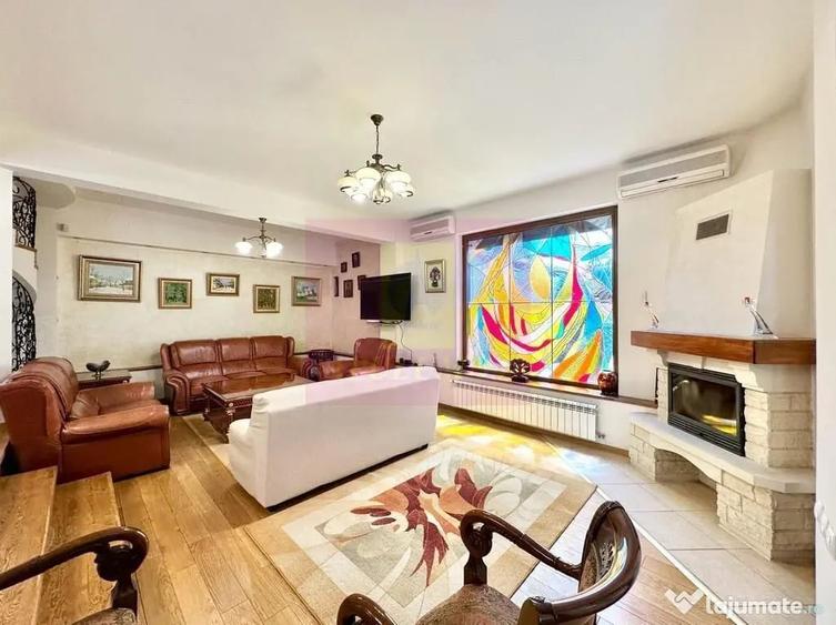 Casă cu 10 camere cu Teren 1700 Mp în Sud