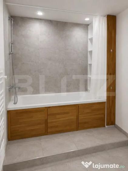 Casă cu 7 camere cu Teren 500 Mp în Central