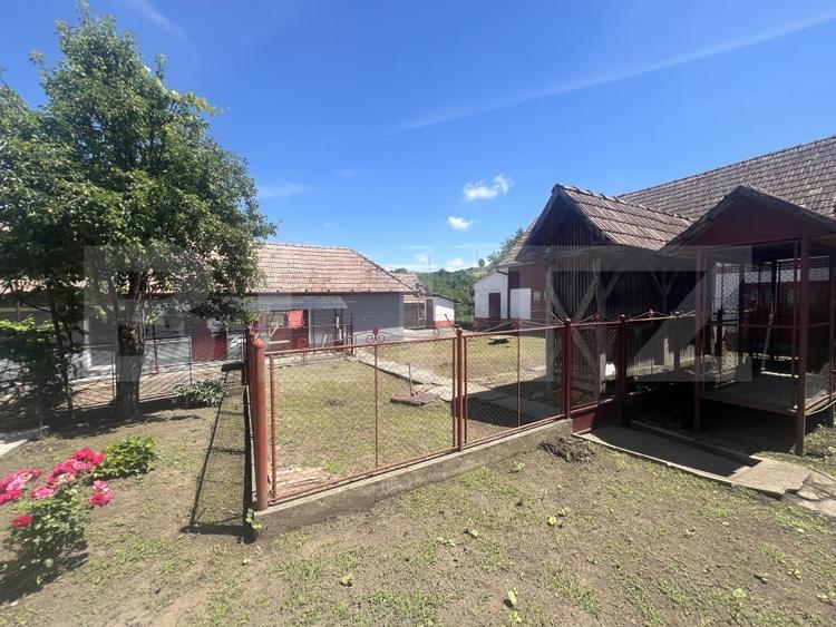 Casă individuală cu 5 camere cu Garaj în Deaj