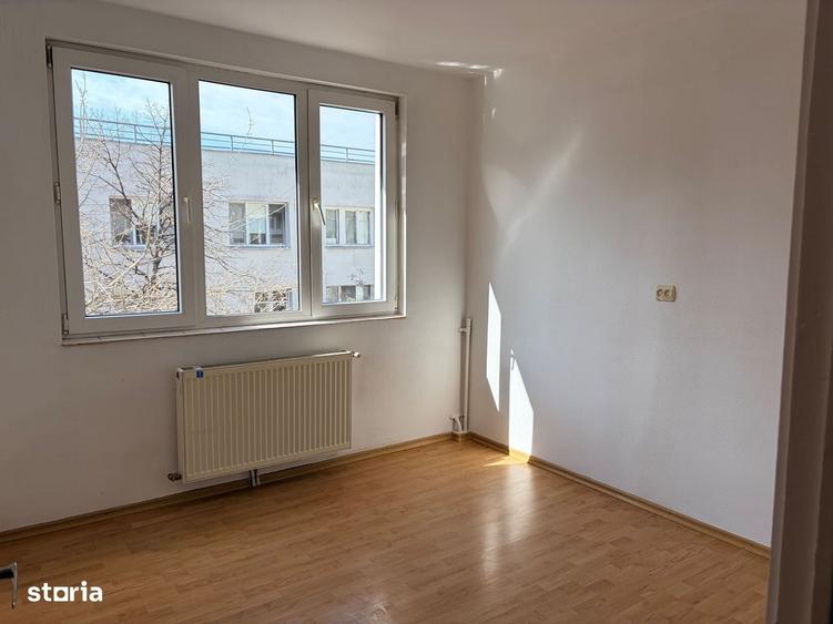 Apartament cu 3 camere decomandat în Politehnica
