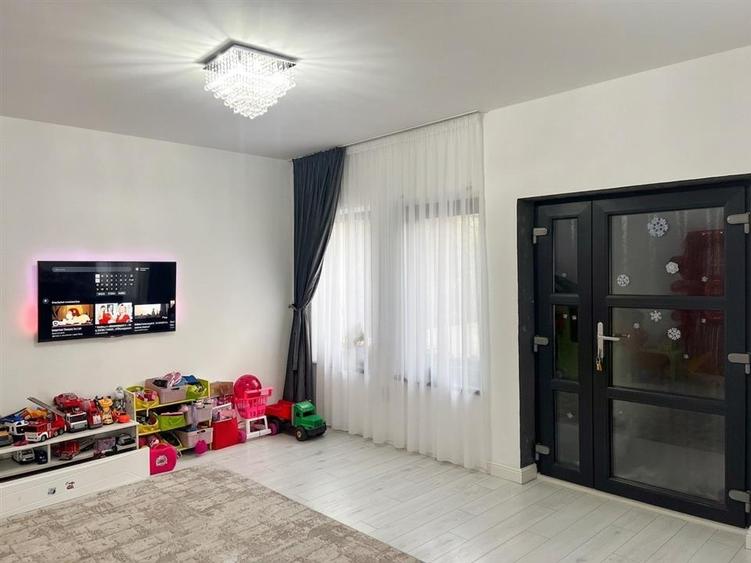 Casă cu 4 camere cu Teren 1200 Mp în Dealuri Oradea