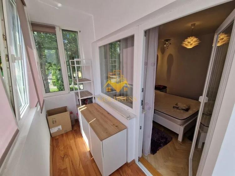 Apartament cu 3 camere semidecomandat, mobilat în Zorilor
