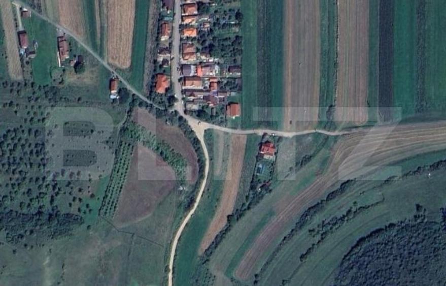 Teren Construcții intravilan de 1000 mp, în Luna de Sus