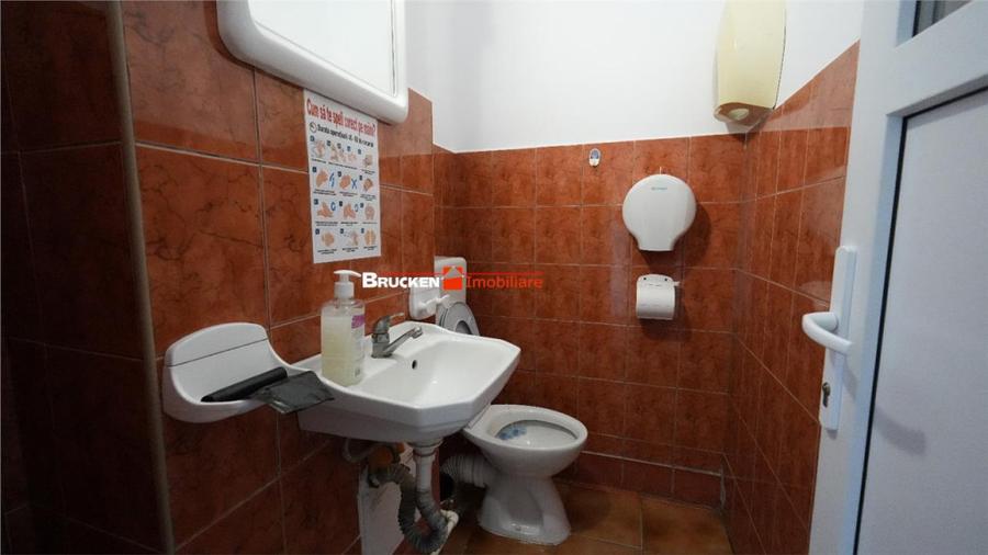 Spațiu comercial, de 232 mp, în Central