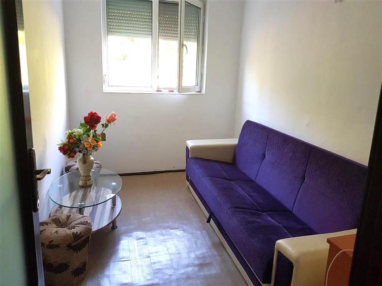 Apartament cu 3 camere semidecomandat în Viziru 1
